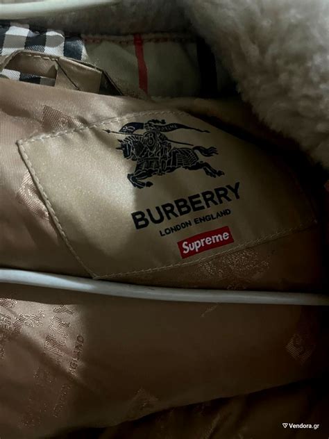 Burberry Μπουφάν για Γυναίκες Σε  